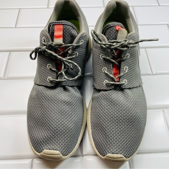 NIKE WOMENS ROSHE‎ RUN SNEAKER
511882-005 GRAY PINK SIZE 9 - Picture 6 of 11